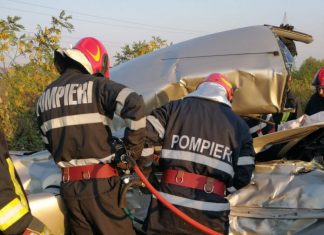 VIDEO. ACccident grav de circulație la Săteni. O mașină a fost spulberată de un tren. Două persoane au decedat