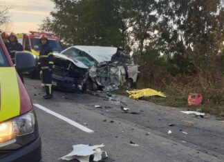 Accident mortal la Slobozia Moară. Două persoane au decedat dupa o coliziune intre intre un tir și un microbuz